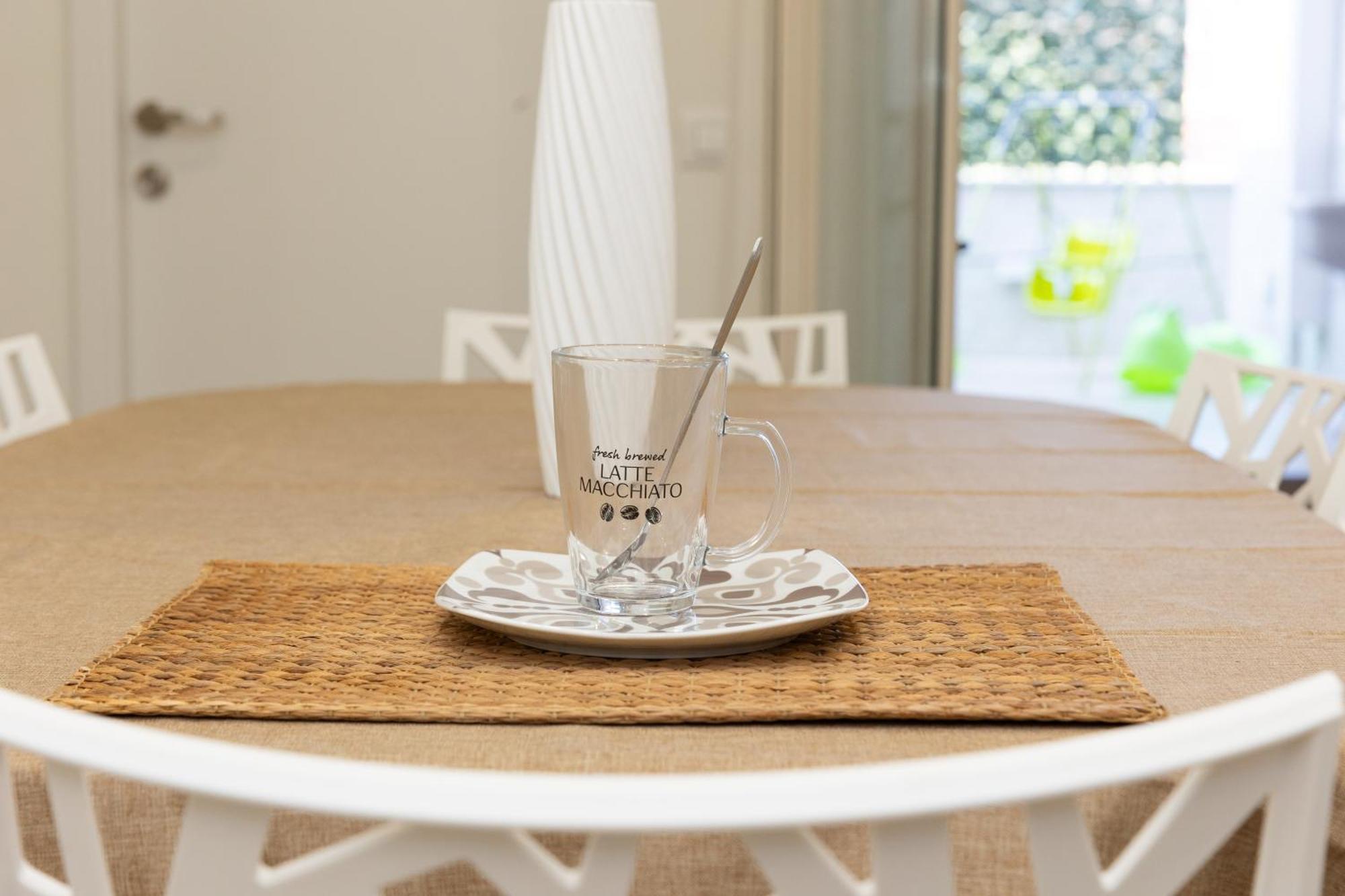 Ludo Holiday House - Charming Con Patio A Due Passi Dalla Cattedrale パレルモ エクステリア 写真