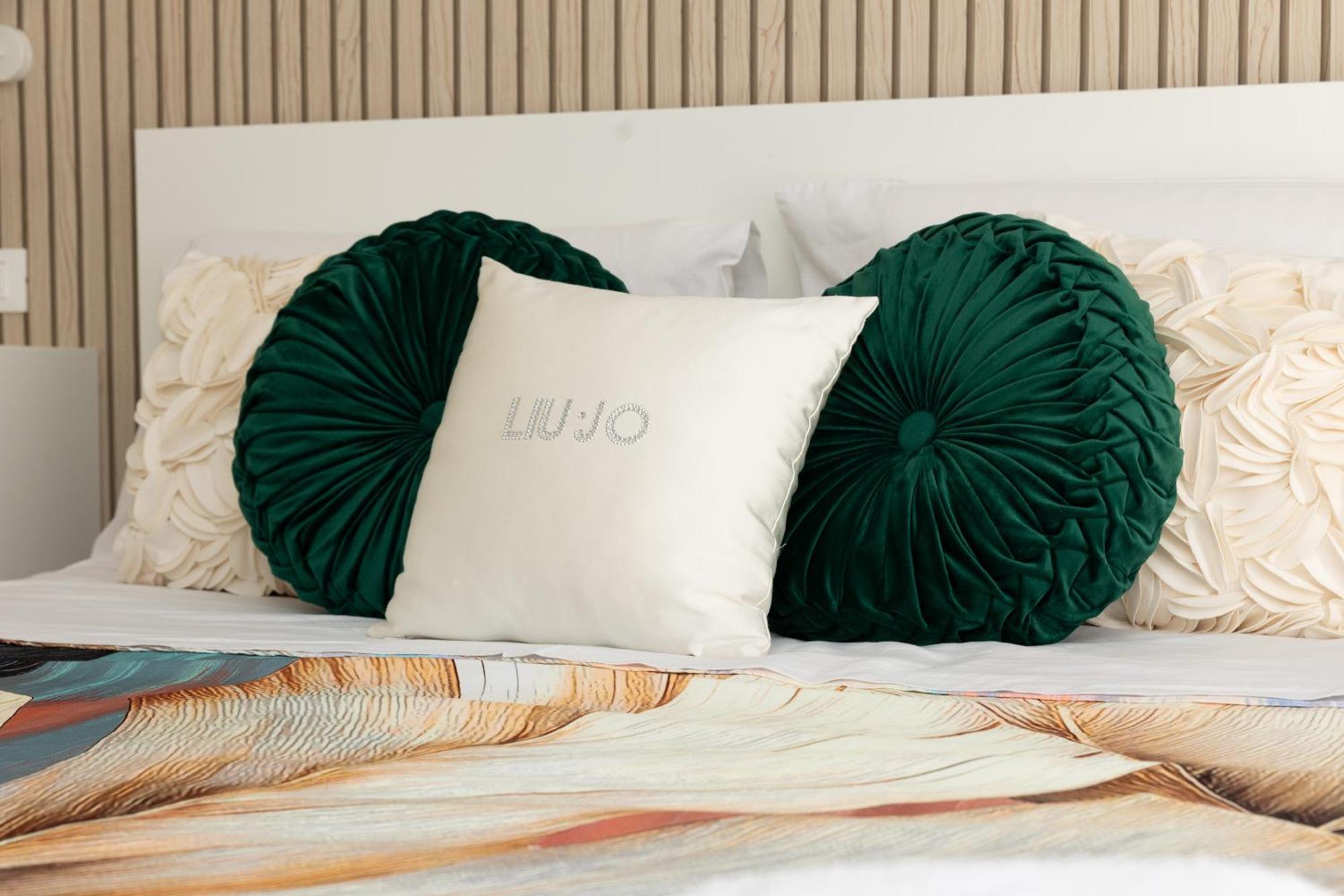 Ludo Holiday House - Charming Con Patio A Due Passi Dalla Cattedrale パレルモ エクステリア 写真